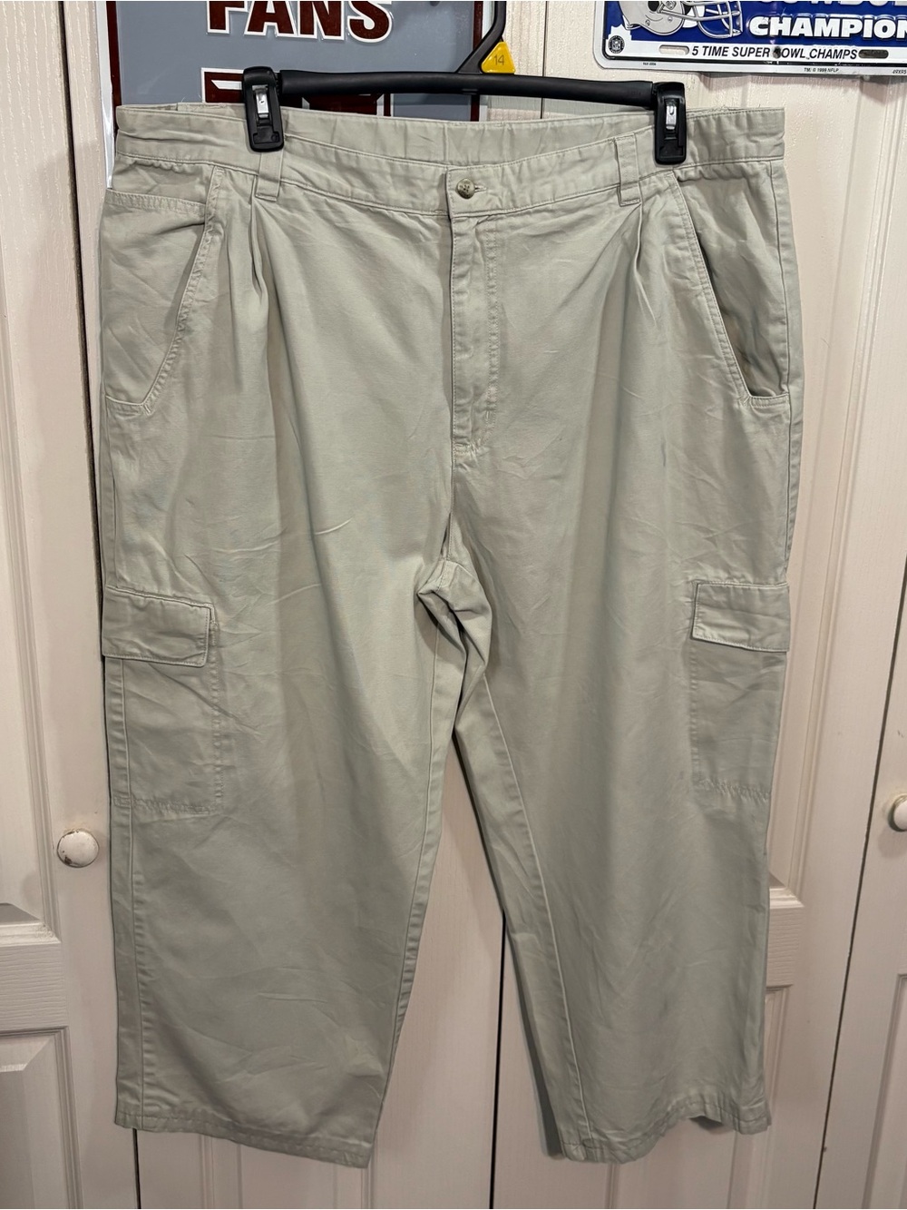 Columbia Men’s Cargo Pants in Light Khaki - Classic Casual Wear